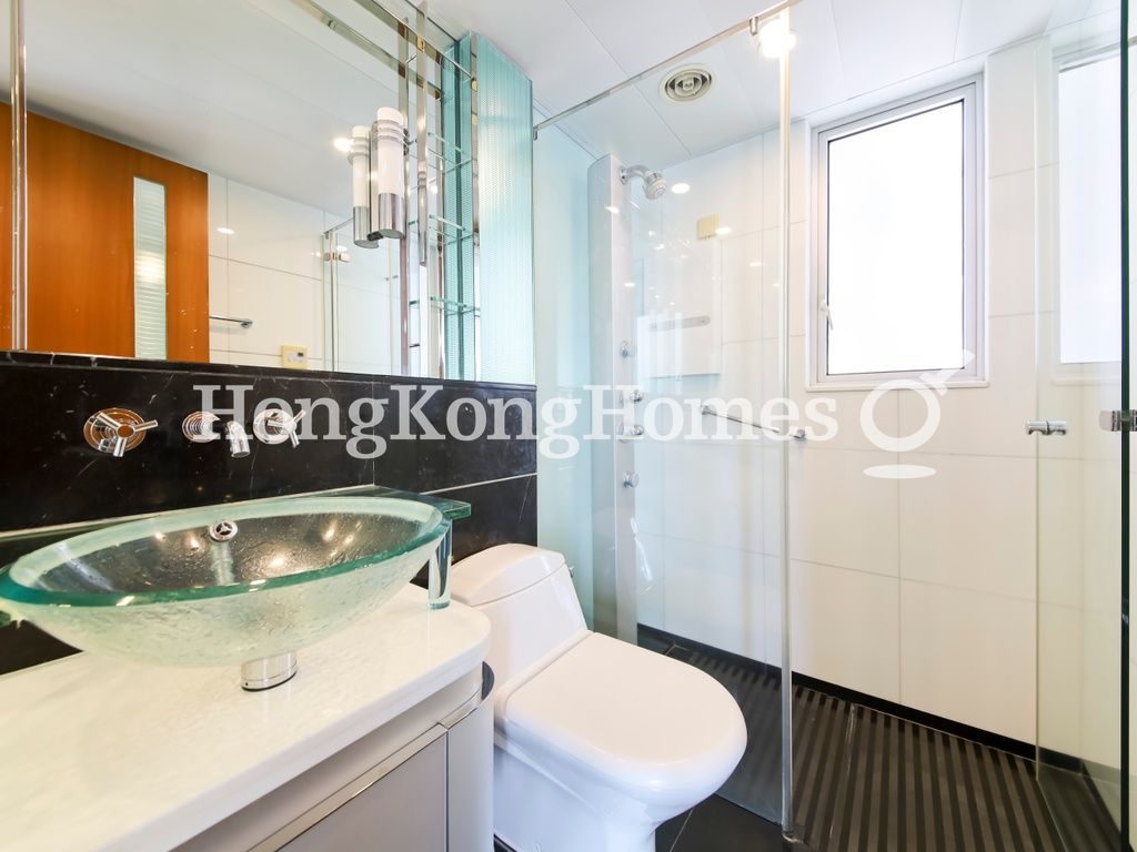 Guest Bathroom — The Harbourside - Tower 3, Tsim Sha Tsui