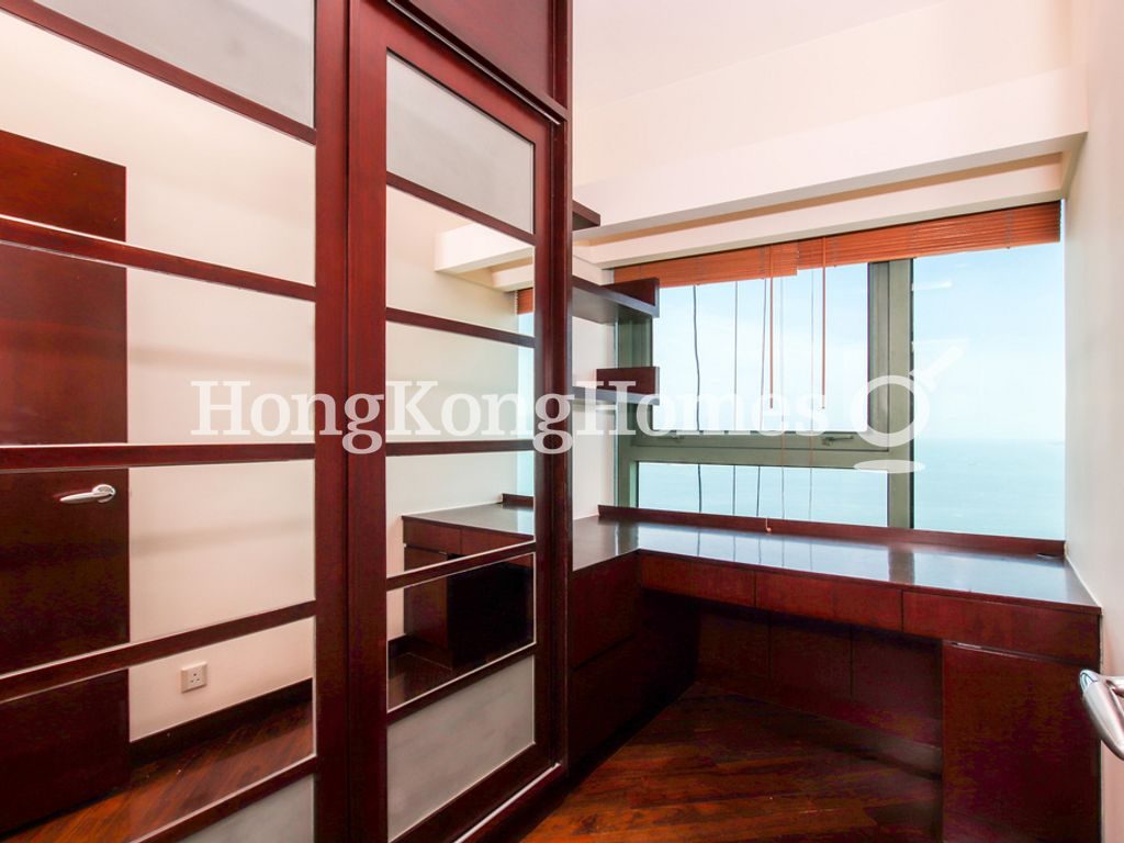Study Area in Master Bedroom — Royalton II, Pokfulam