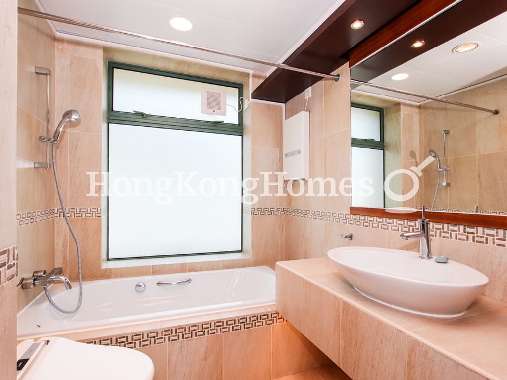 Master Bathroom — Royalton II, Pokfulam