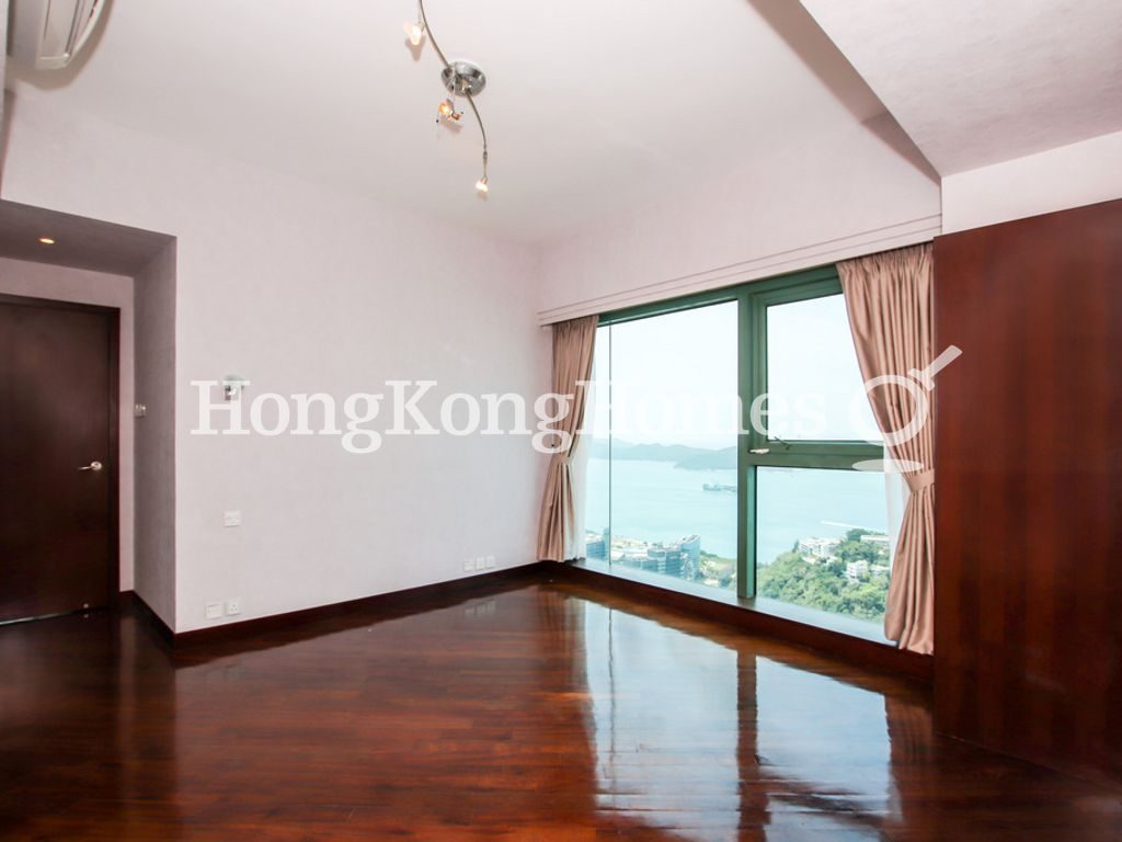 Second Ensuite Bedroom — Royalton II, Pokfulam