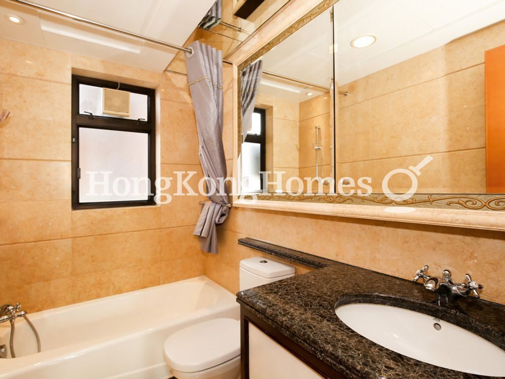 Guest Bathroom — The Arch - Block 2 (Star Tower), Tsim Sha Tsui