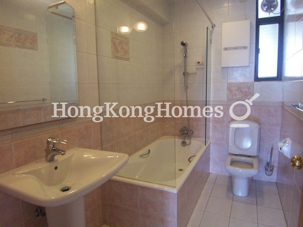 Master Bathroom — Dragon View, Mid-levels Central