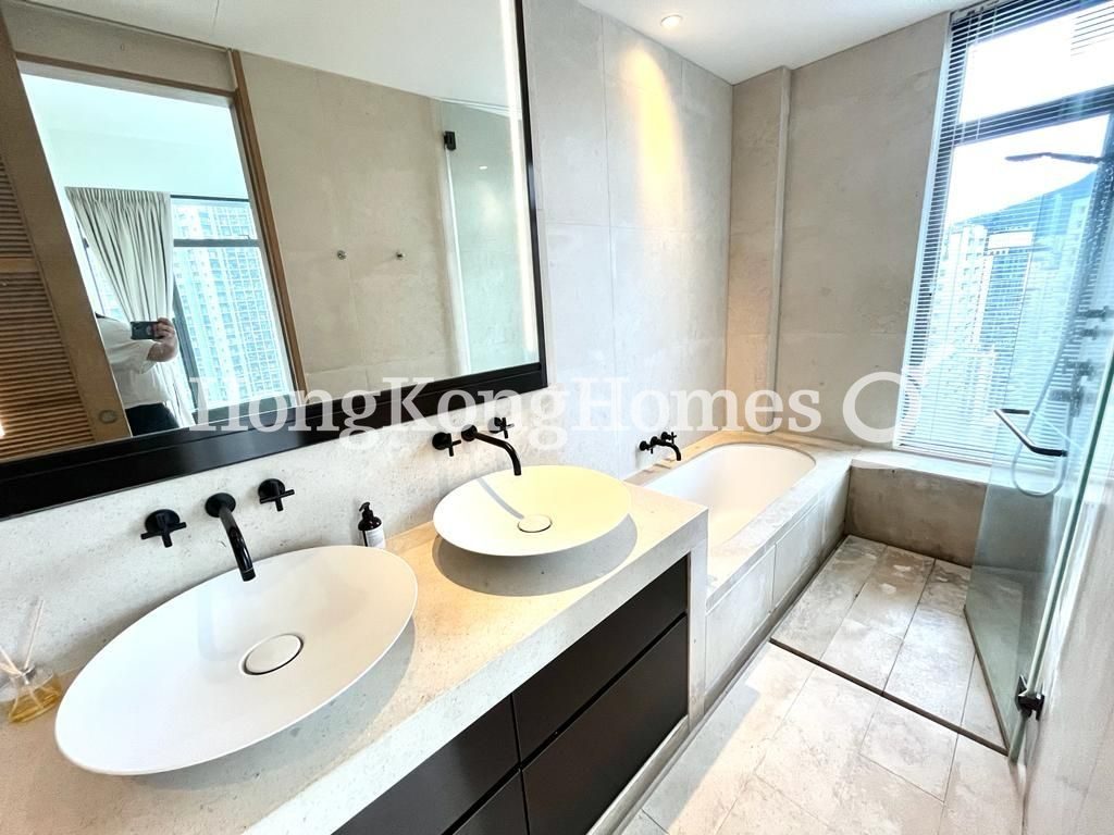 Master Bathroom — The Pavilia Hill, North Point