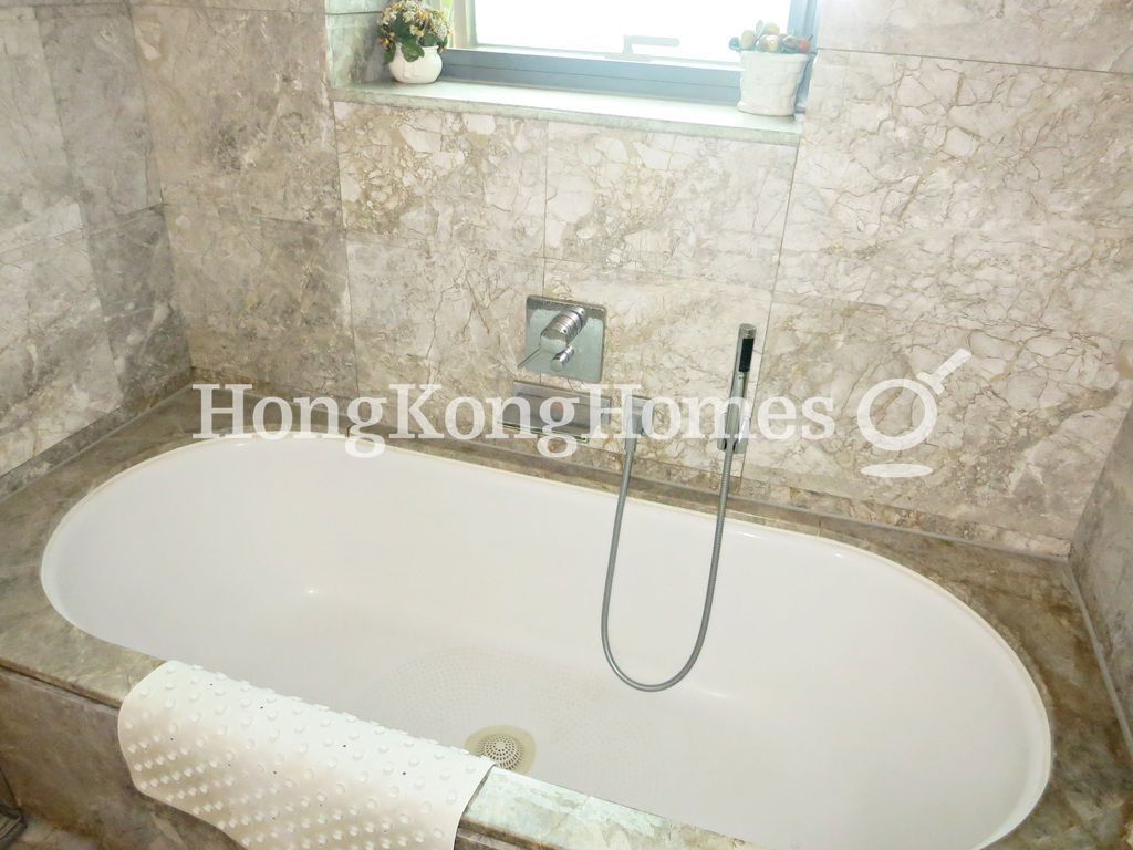 Master Bathroom — Celestial Heights-Celestial Avenue No. 10, Ho Man Tin / Waterloo Road