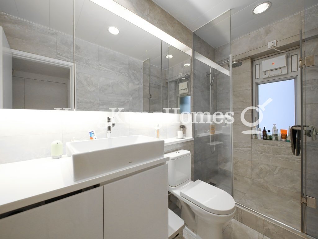 Bathroom — Arbuthnot House, Central