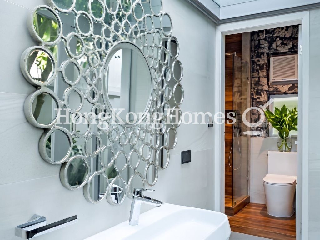 Guest Bathroom — Hing Keng Shek, 1-73, Sai Kung