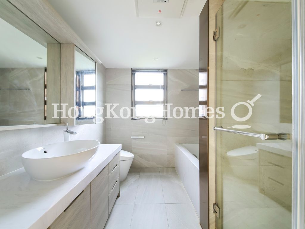 Master Bathroom — Hong Kong Parkview - Tower 09, Repulse Bay