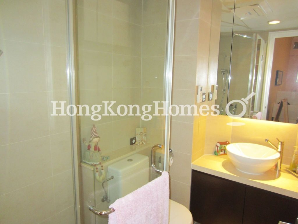 Third Ensuite Bathroom — Hong Kong Parkview - Tower 18, Repulse Bay