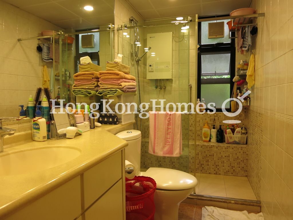Guest Bathroom — Po Garden, Mid-levels Central