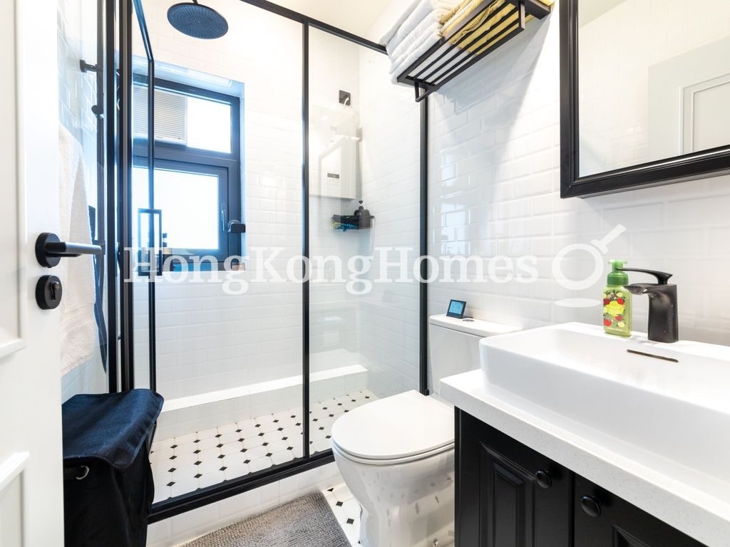 Master Bathroom — Repulse Bay Garden - Block 07-08, Repulse Bay