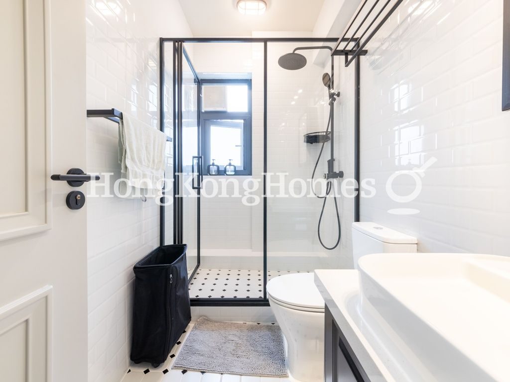 Second Ensuite Bathroom — Repulse Bay Garden - Block 07-08, Repulse Bay