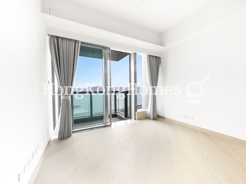 Living and Dining Room — Victoria Harbour - PH 2B-3 - Tower 2, North Point