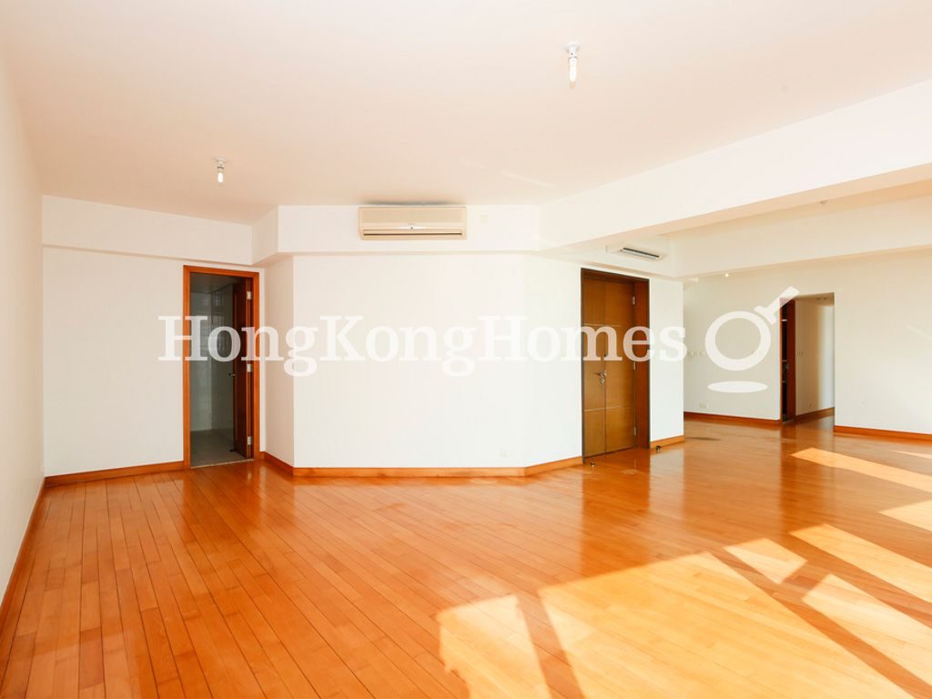 Living and Dining Room — Villas Sorrento, Pokfulam