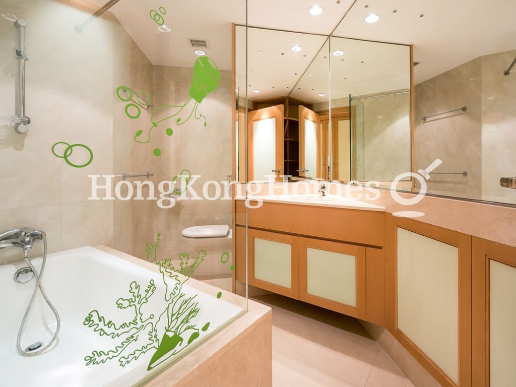 Guest Bathroom — Tregunter Tower 2, Mid-levels Central