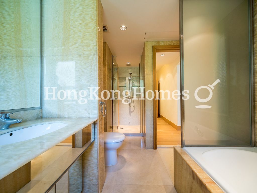 Master Bathroom — Tregunter Tower 2, Mid-levels Central