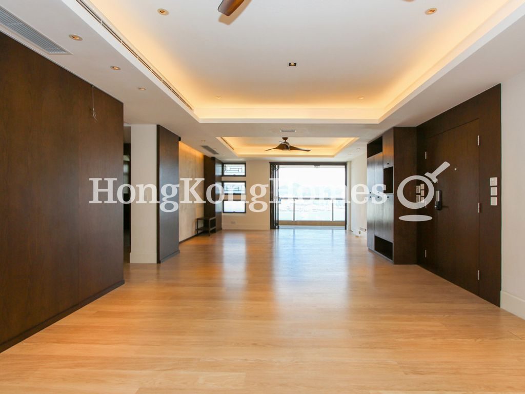 Living and Dining Room — Kingsford Gardens - Block C, North Point Hill