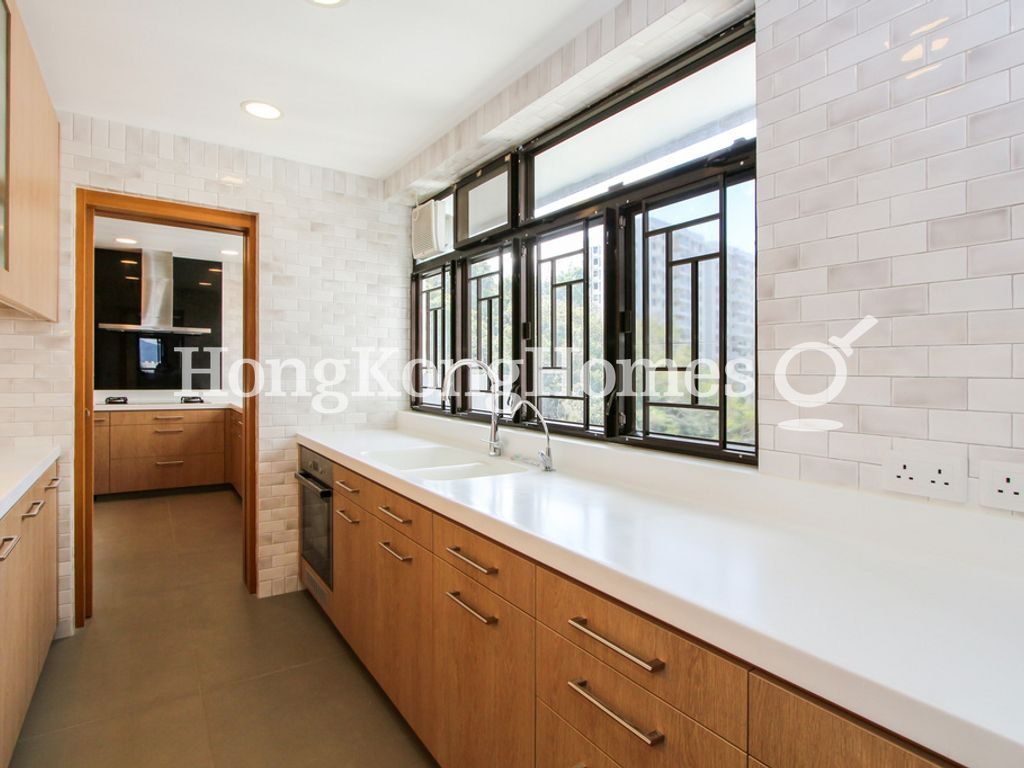 Kitchen — Kingsford Gardens - Block C, North Point Hill