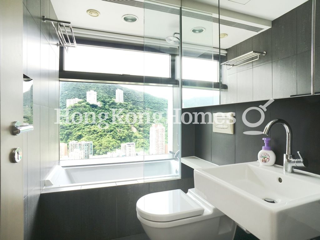 Master Bathroom — The Oakhill, Wan Chai