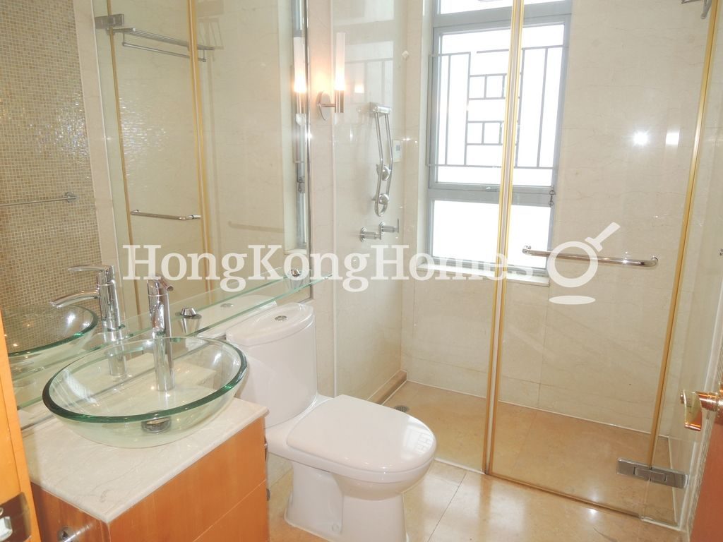 Guest Bathroom — Residence Bel-air - Phase 04, Peak Tower 05, Pokfulam