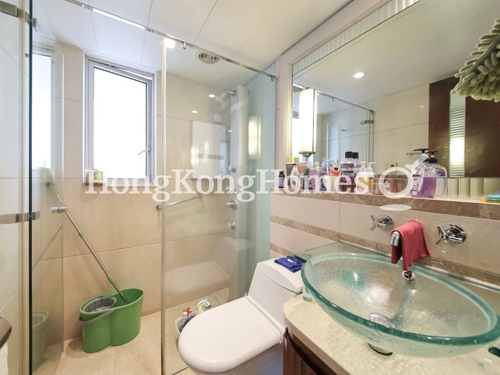 Guest Bathroom — The Harbourside - Tower 1, Tsim Sha Tsui