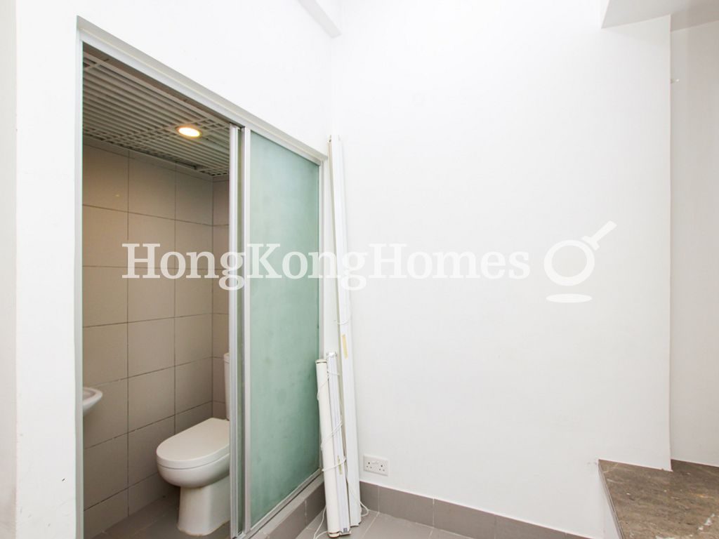 Maid's Room and Washroom — Seymour, Mid-levels West