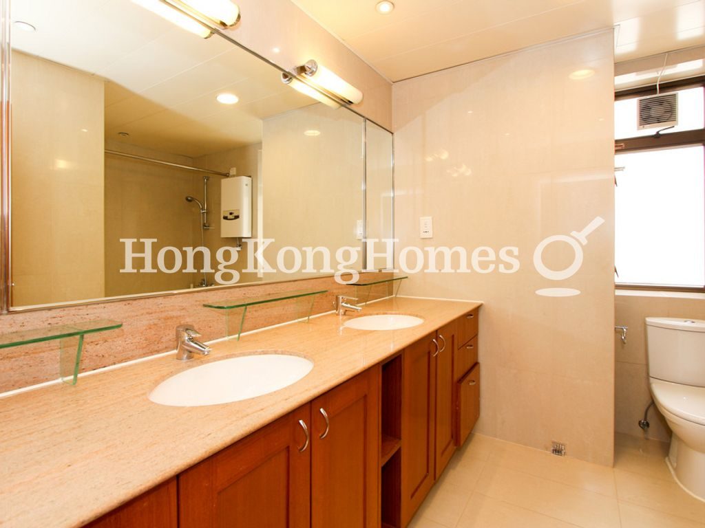 First Guest Bathroom — Bamboo Grove - Block 82, Mid-levels East