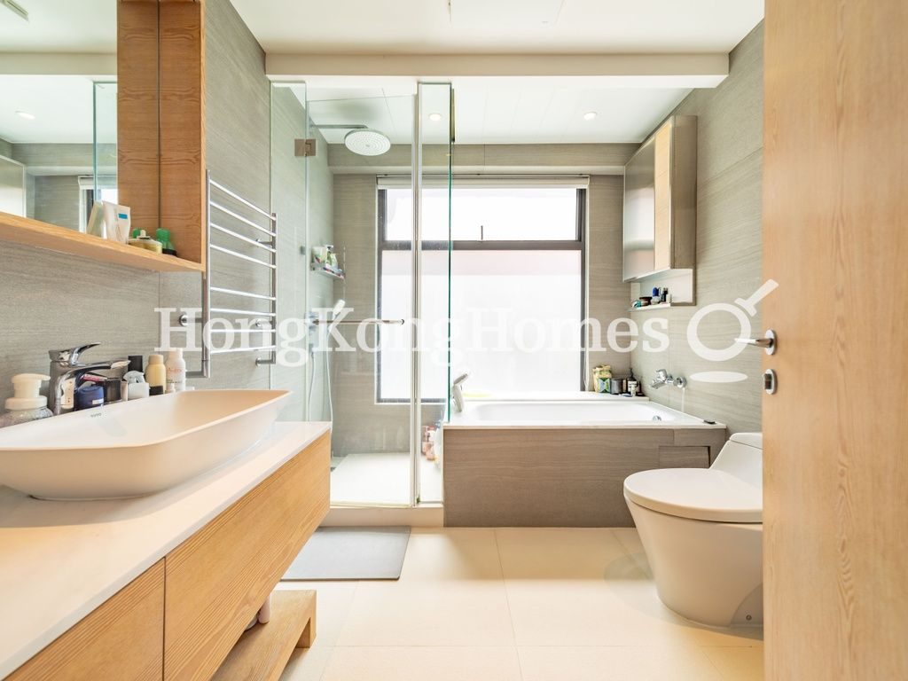 Guest Bathroom — Bisney View, Pokfulam