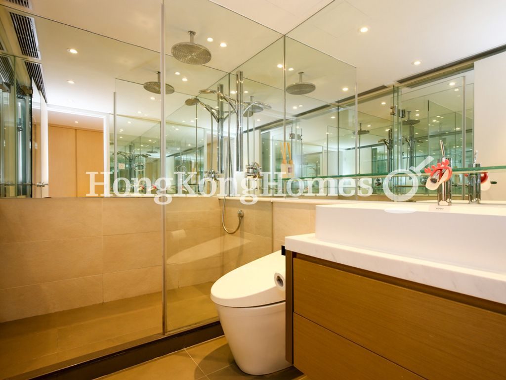 Second Ensuite Bathroom — Convention Plaza Apartments, Wan Chai