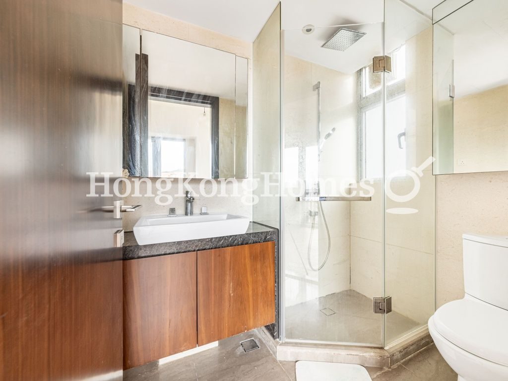 Bathroom — Eivissa Crest, Western / Kennedy Town