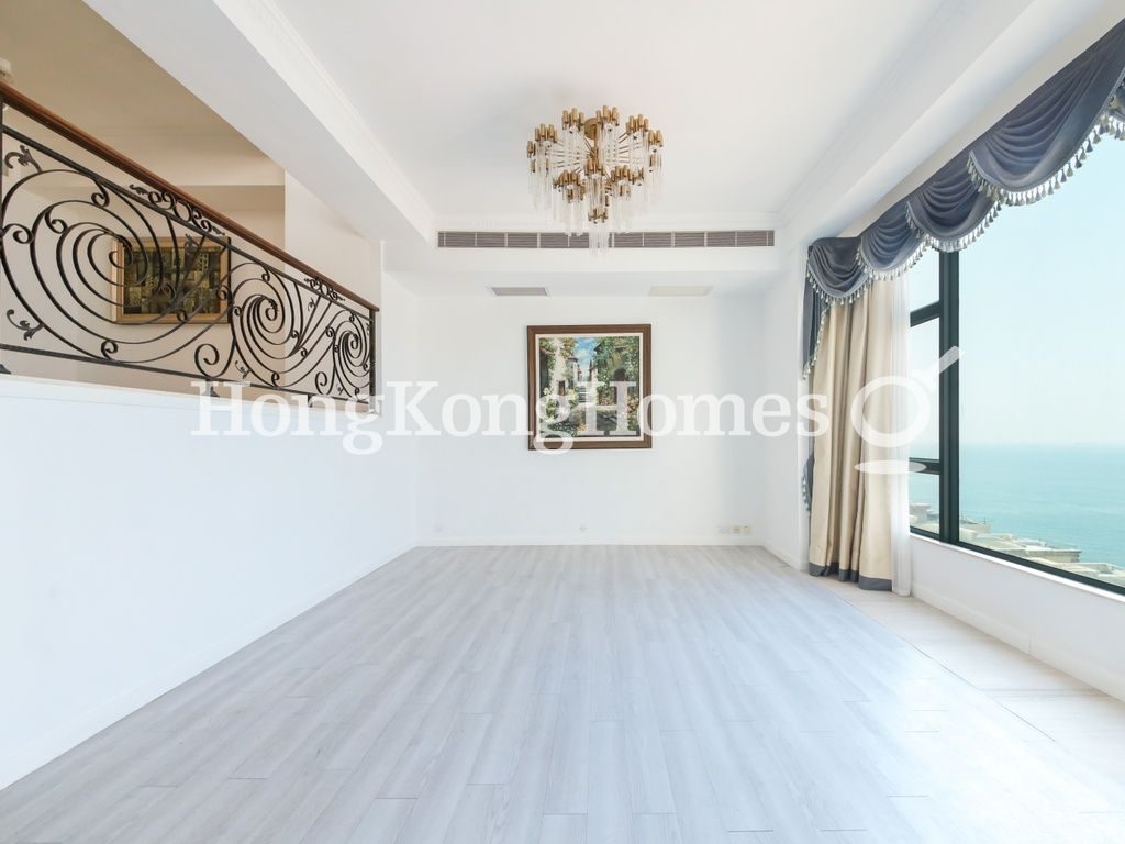 Living Room — Regalia Bay, Stanley