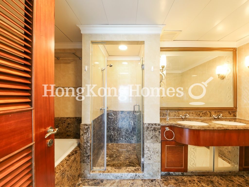 Second Ensuite Bathroom — Regalia Bay, Stanley