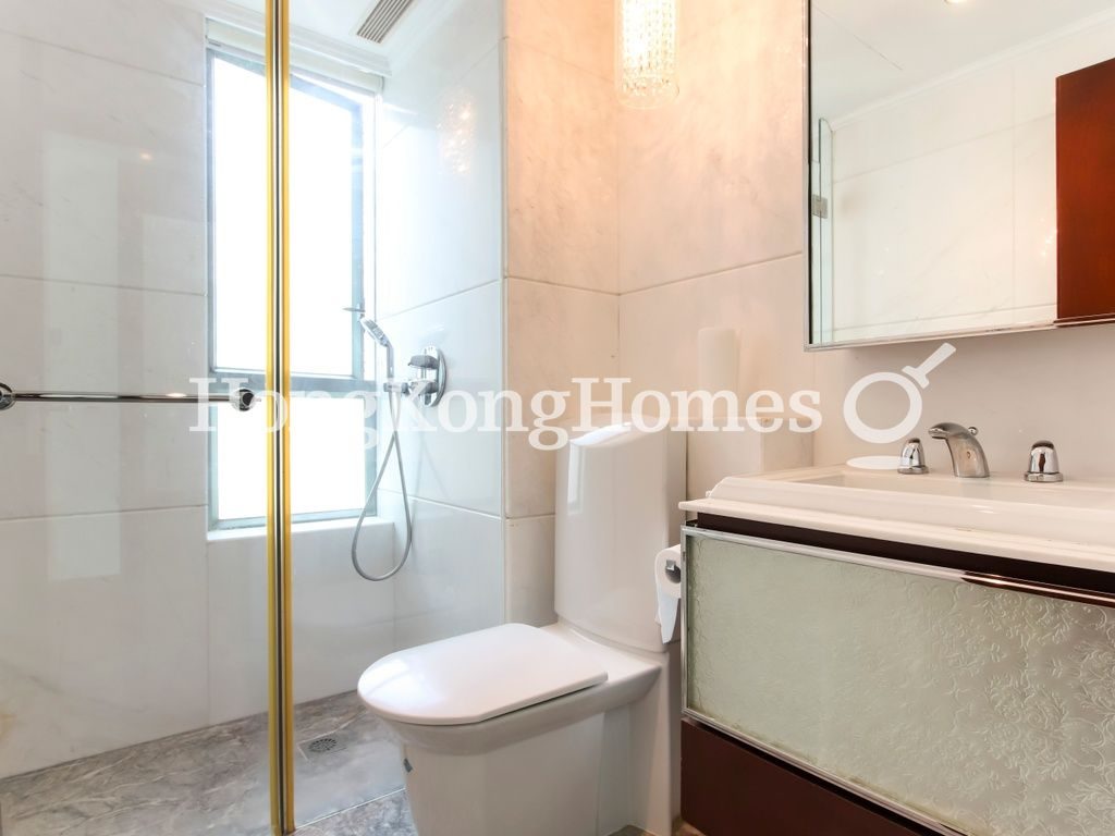 Guest Bathroom — Robinson Road, 31, Mid-levels West
