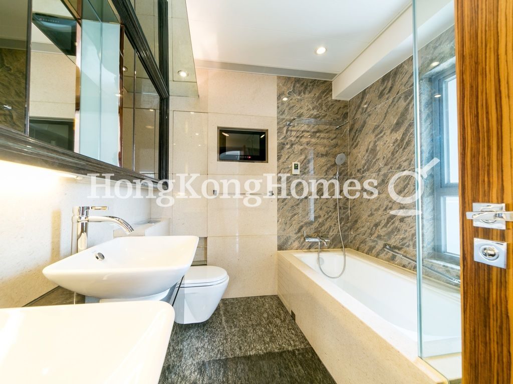 Master Bathroom — Serenade - Tower 1, Tai Hang