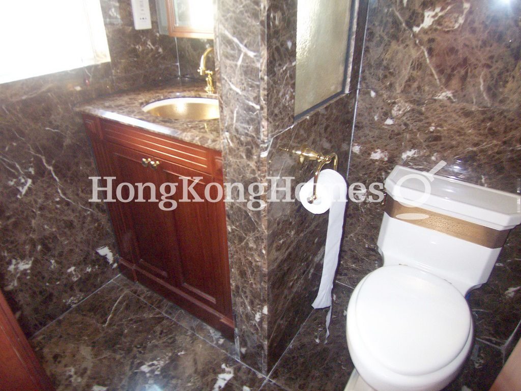 Second Ensuite Bathroom — The Redhill Peninsula - Block 05, Tai Tam