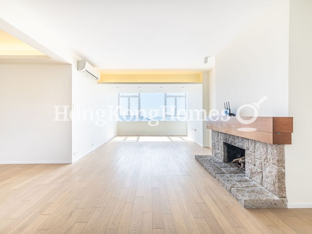 Living and Dining Room — Vivian Court, The Peak