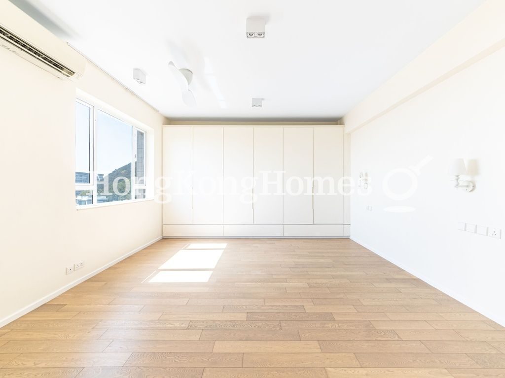 Master Bedroom — Vivian Court, The Peak
