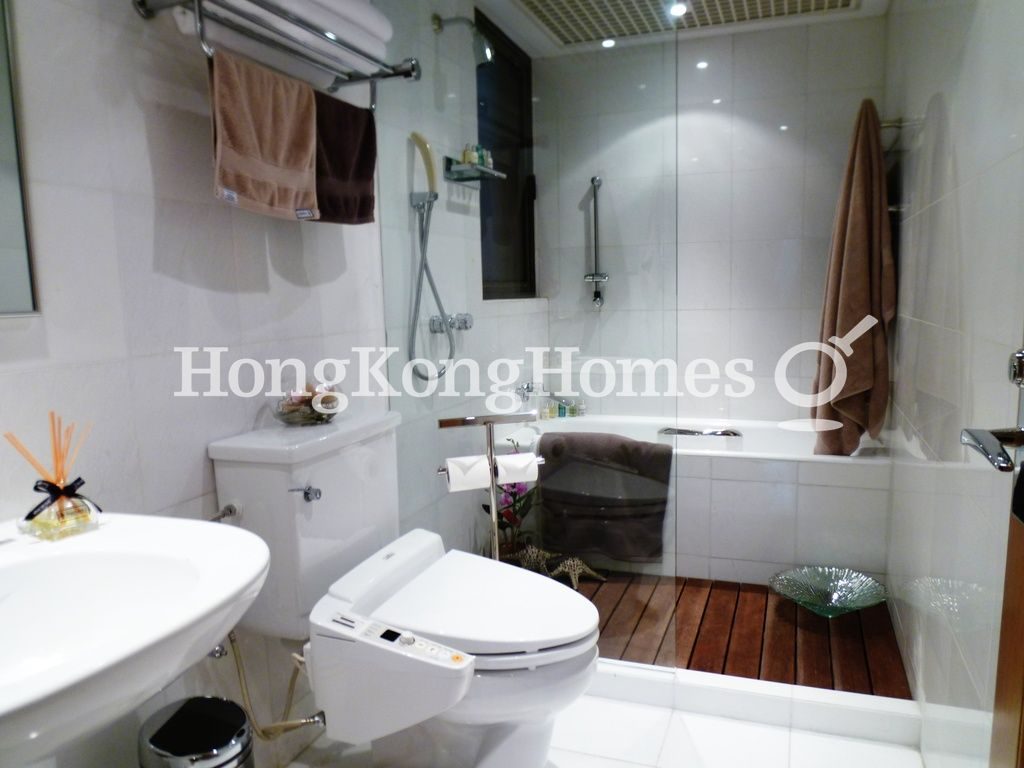 Second Ensuite Bathroom — Hong Kong Parkview - Tower 17, Repulse Bay