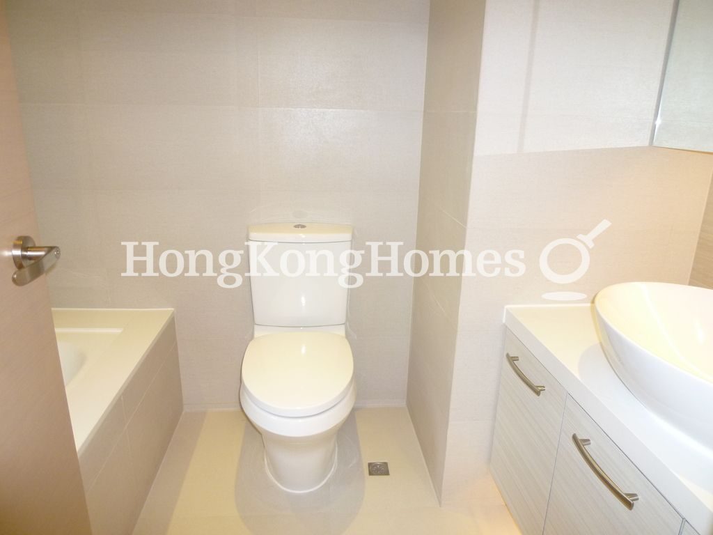 Second Ensuite Bathroom — Grand Garden - Block 01, Repulse Bay