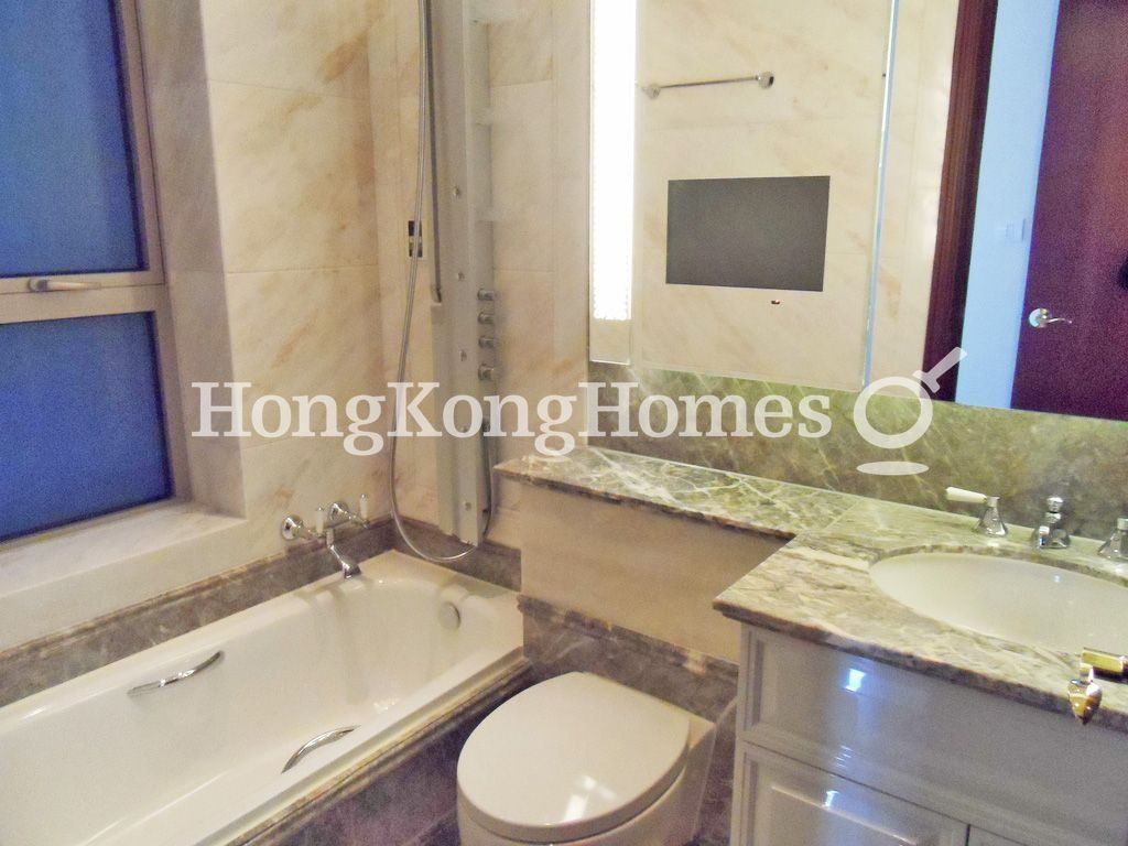 Second Ensuite Bathroom — One Mayfair - Tower 1, Kowloon Tong