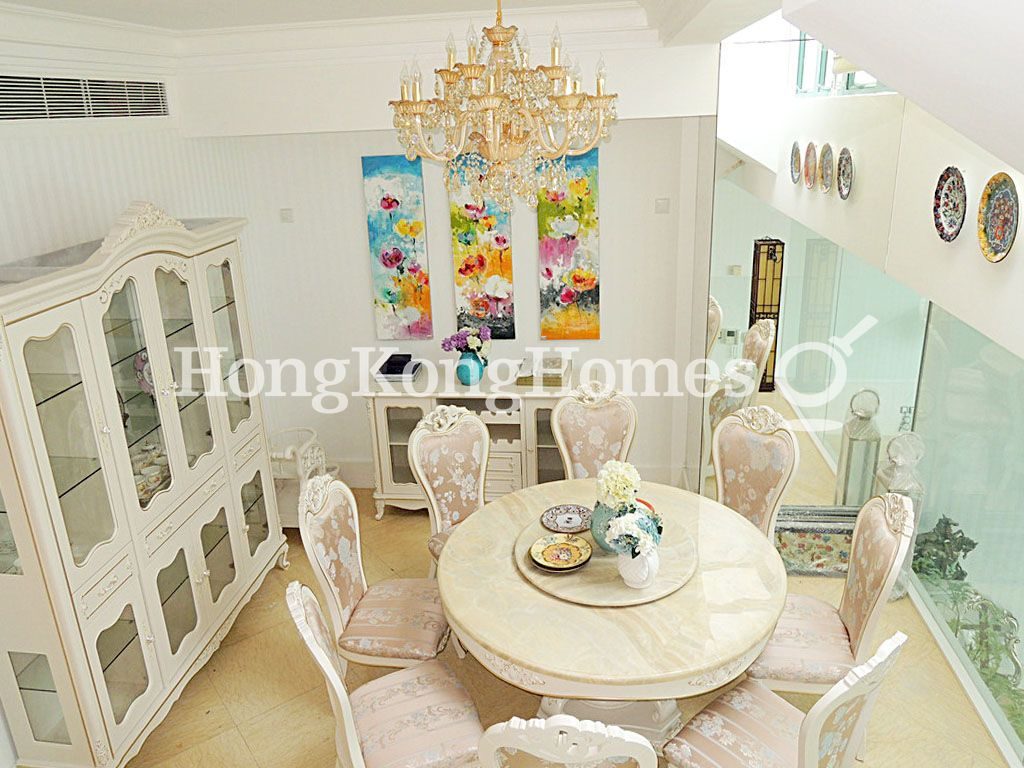 Dining Room — Regalia Bay, Stanley