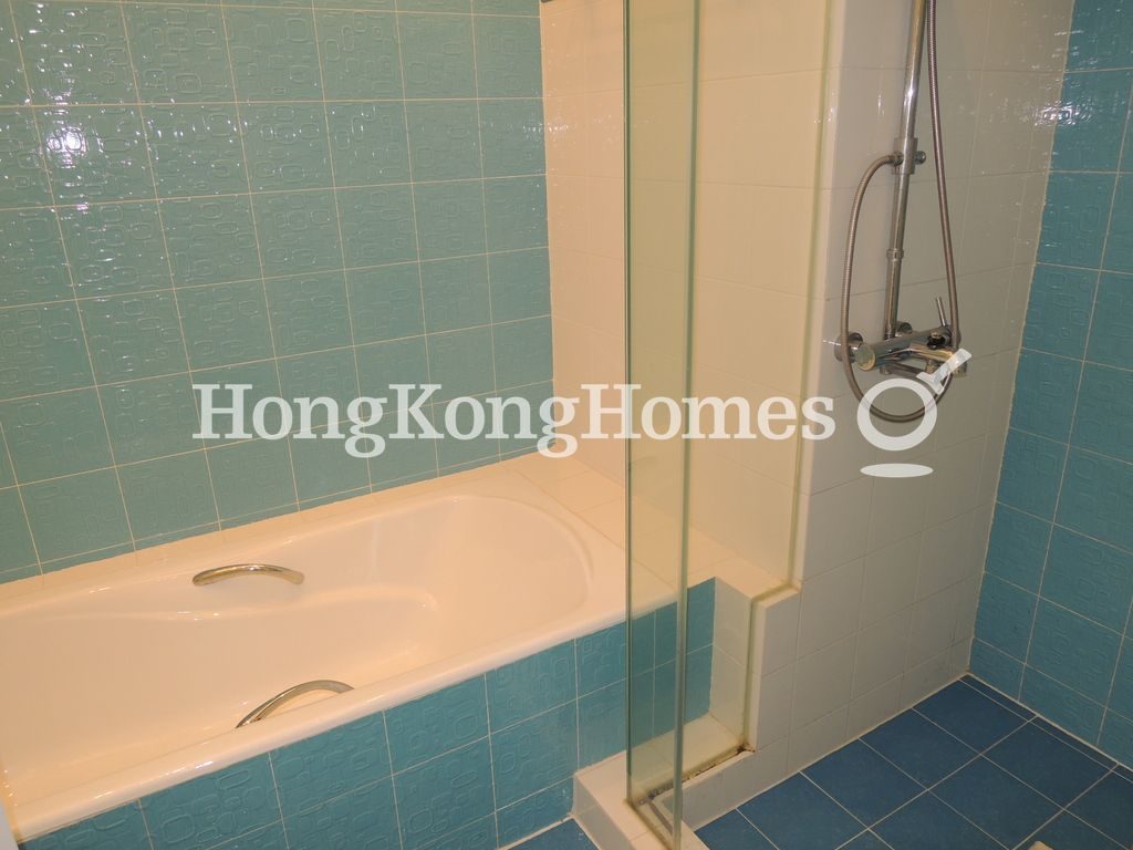 Master Bathroom — Regalia Bay, Stanley