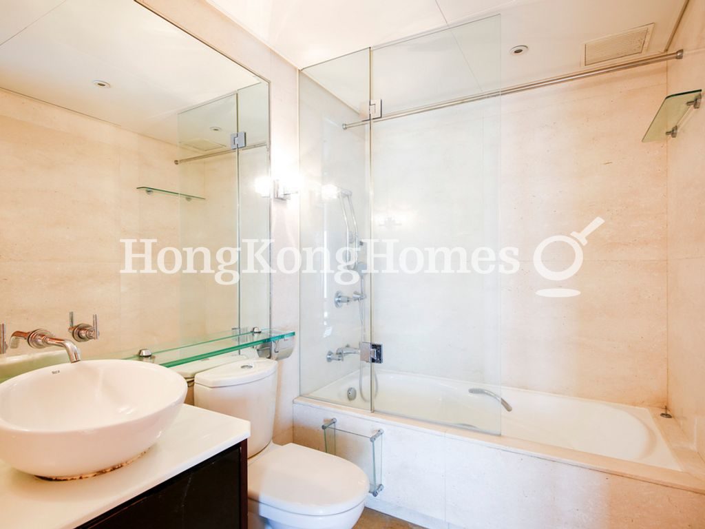 Guest Bathroom — Residence Bel-air - Phase 02, South Tower 08, Pokfulam