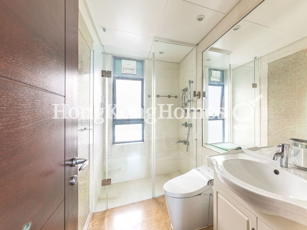 Second Ensuite Bathroom — Residence Bel-air - Phase 04, Peak Tower 05, Pokfulam