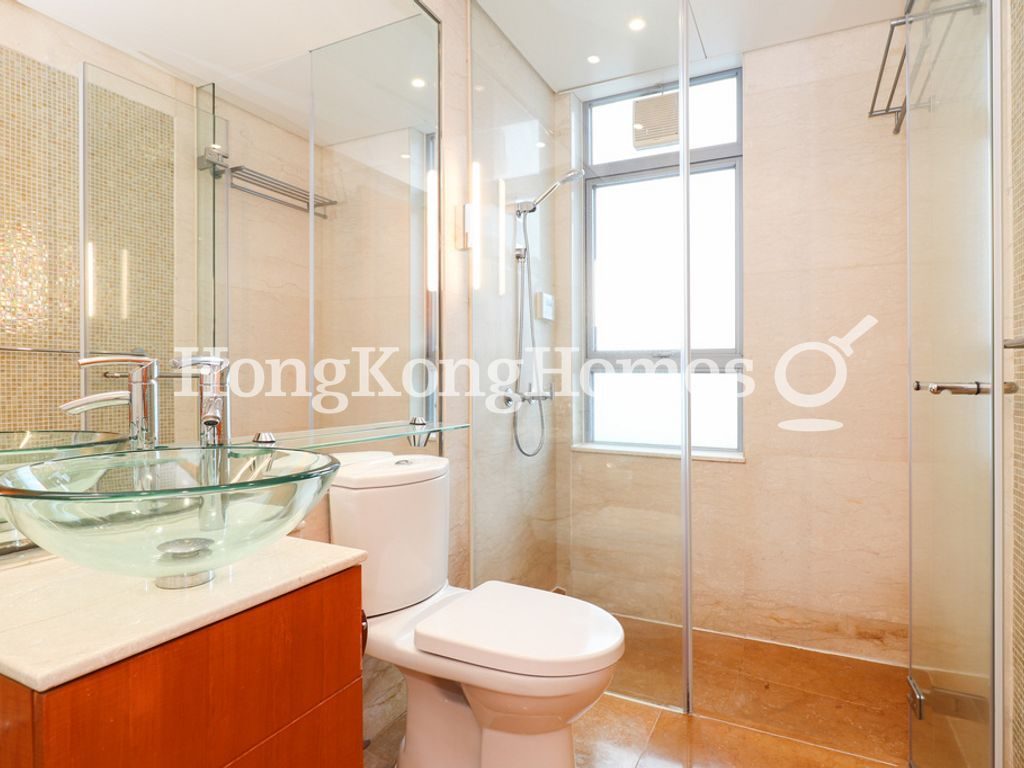 Guest Bathroom — Residence Bel-air - Phase 04, Peak Tower 05, Pokfulam