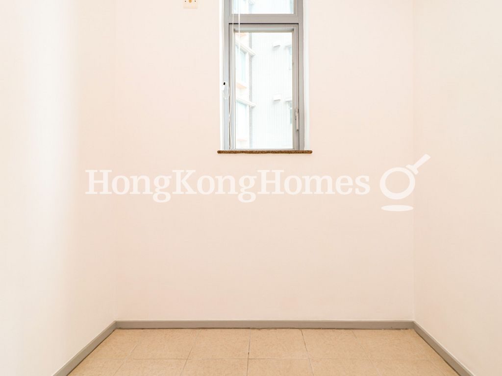 Maid's Room — Residence Bel-air - Phase 04, Peak Tower 05, Pokfulam