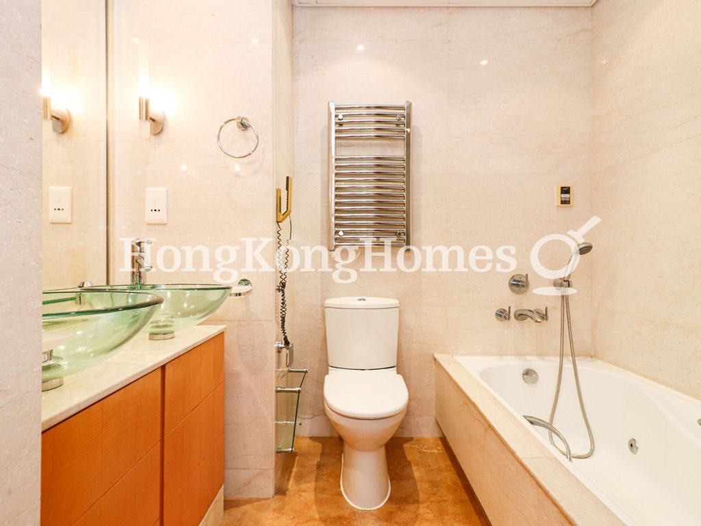 Second Ensuite Bathroom — Residence Bel-air - Phase 04, Peak Tower 05, Pokfulam