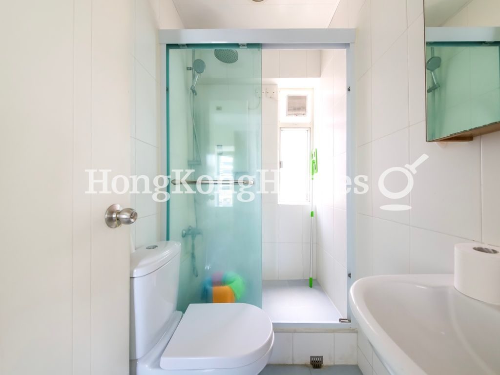 Bathroom — Grandview Garden-Tower 2, Mid-levels West