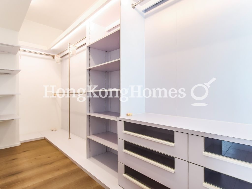 Walk-in Closet in Master Bedroom — Vivian Court, The Peak