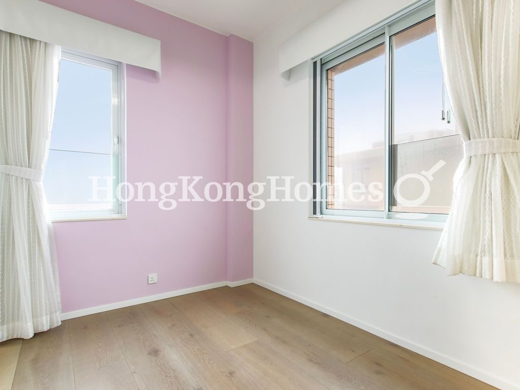Fourth Bedroom — Vivian Court, The Peak