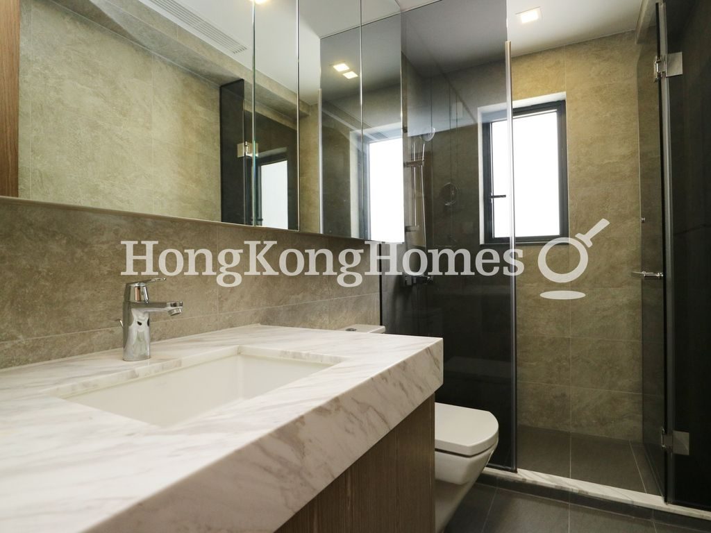 Guest Bathroom — Hawaii Garden, Clear Water Bay